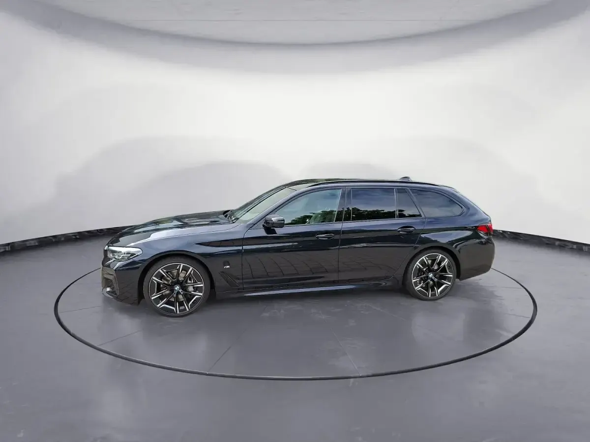Gebraucht BMW 540 M Sport 333 PS (244 kW) 2023 Schwarz Kombi