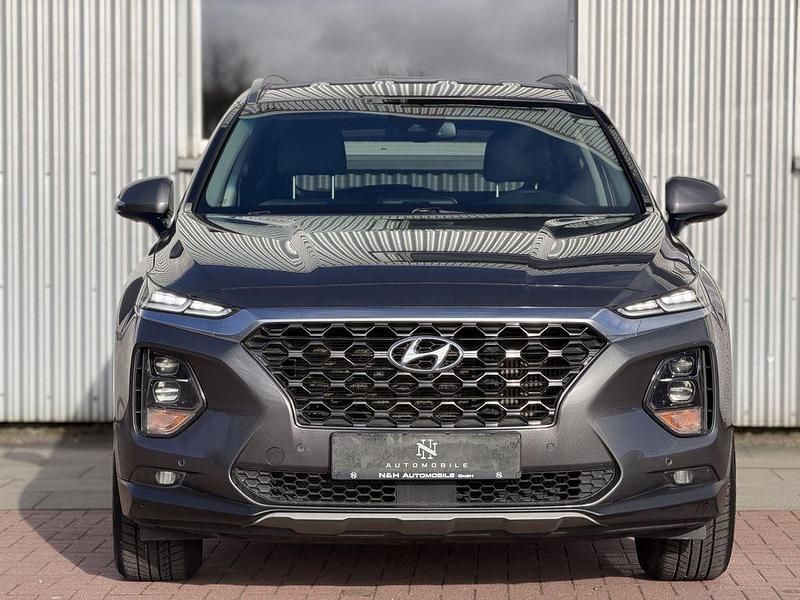 Gebraucht Hyundai Santa Fe Trend 200 PS (147 kW) 2020 Grau SUV