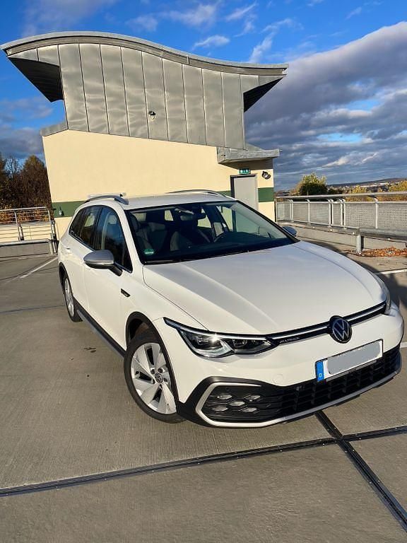 Gebraucht VW Golf Alltrack 200 PS (147 kW) 2022 Weiß Kombi