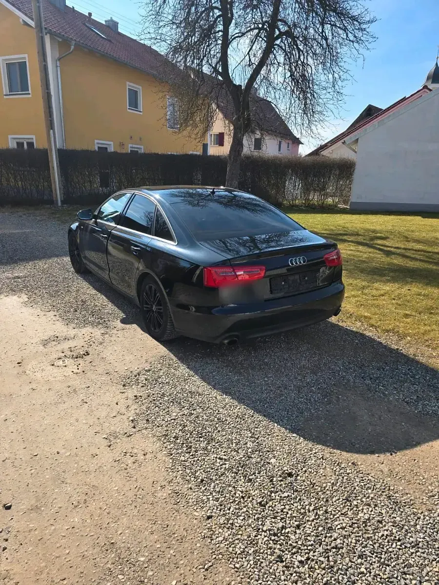 Gebraucht Audi A6 180 PS (132 kW) 2012 Schwarz Limousine