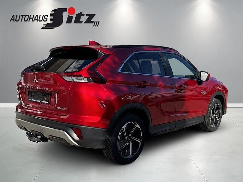 Gebraucht Mitsubishi Eclipse Cross Plus 98 PS (72 kW) 2022 Dynamik rot (metallic) SUV