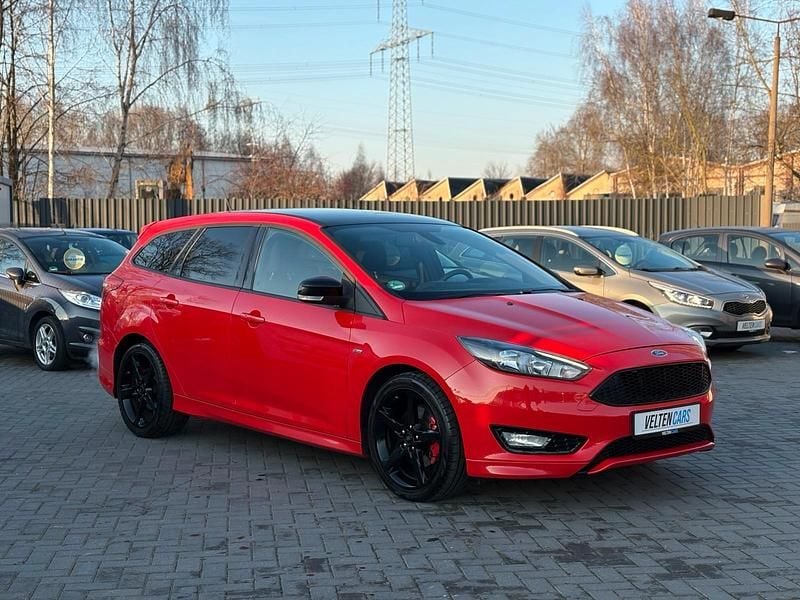 Rot Gebraucht 2017 Ford Focus ST-Line Kombi | 8.799 € (Fairer Preis) - Bild 1/4