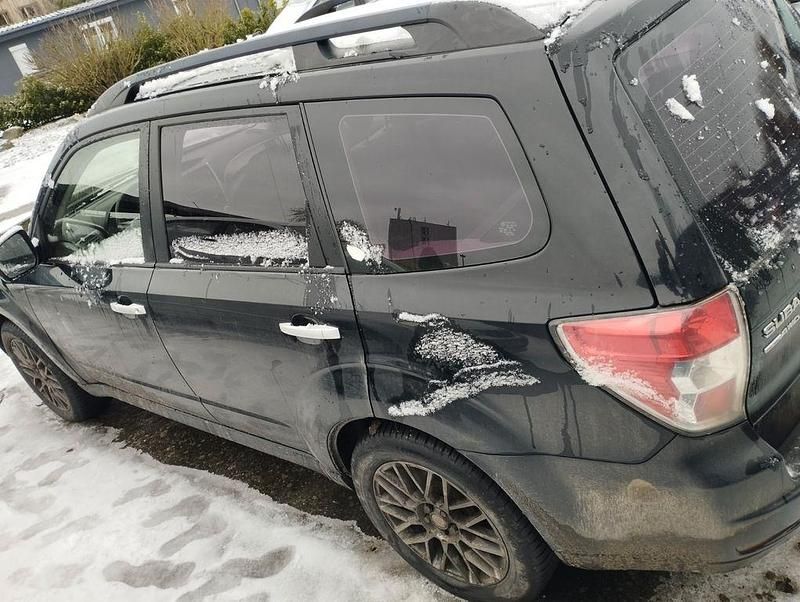 Gebraucht Subaru Forester Exclusive+ 150 PS (110 kW) 2013 Schwarz SUV