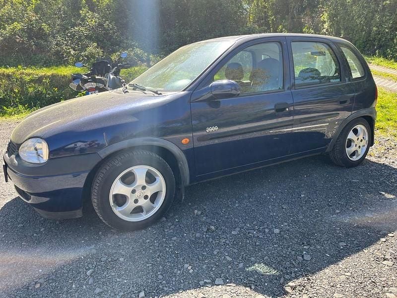 Gebraucht Opel Corsa Edition 90 PS (66 kW) 2000 Blau Limousine