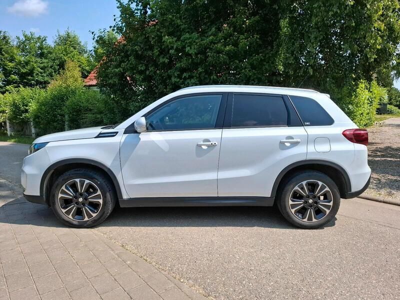 Weiß Gebraucht 2019 Suzuki Vitara Comfort+ SUV | 13.900 € (Fairer Preis) - Bild 1/4