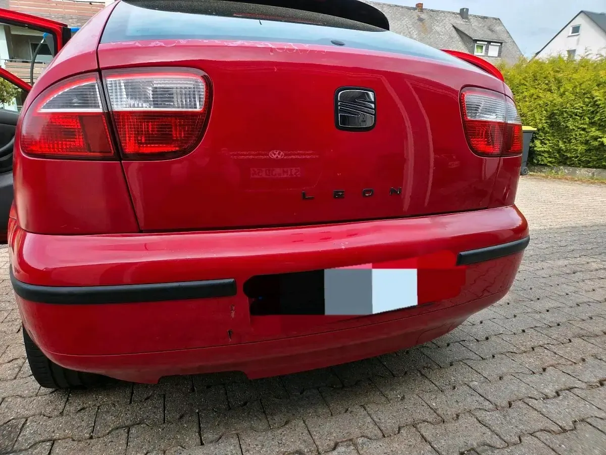 Usata Seat Leon 105 CV (77 kW) 2006 Rosso Utilitaria
