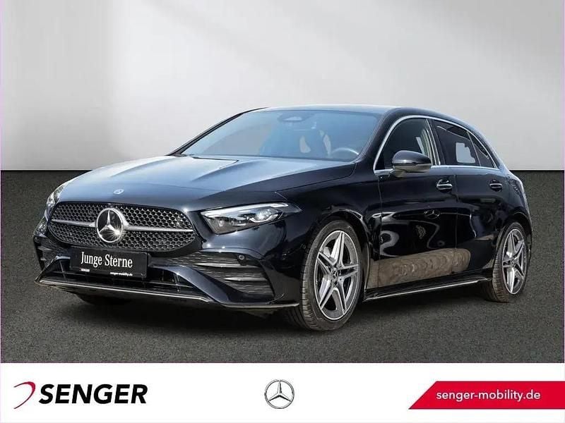 Unilack nachtschwarz Gebraucht 2023 Mercedes A180 AMG Limousine | 30.730 € (Fairer Preis) - Bild 1/1