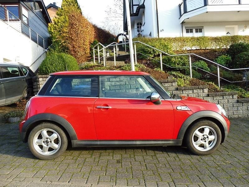 Rot Gebraucht 2010 Mini ONE Kleinwagen | 2.250 € (Superpreis) - Bild 1/4