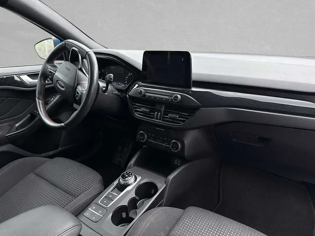 Gebraucht Ford Focus ST-Line 120 PS (88 kW) 2021 Blau Limousine