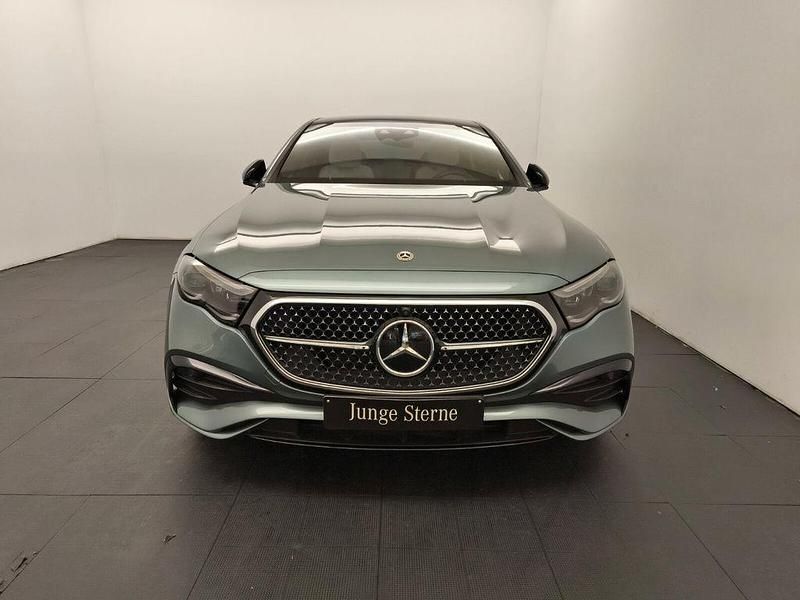 Gebraucht Mercedes E300 Premium Plus 197 PS (144 kW) 2024 Metalliclack verdesilber metallic Limousine