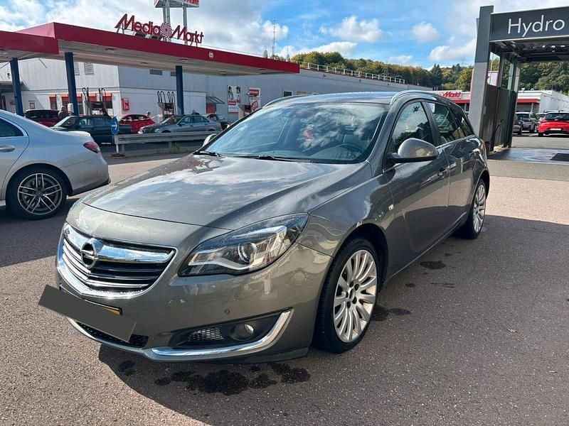 Grün Gebraucht 2016 Opel Insignia Kombi | 4.200 € (Superpreis) - Bild 1/4