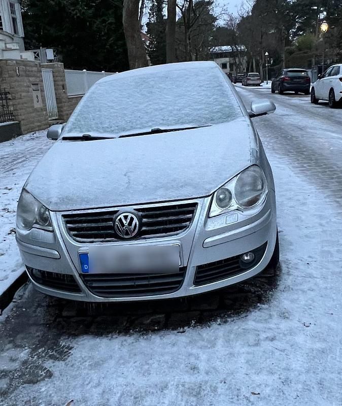 Silber Gebraucht 2009 VW Polo Kleinwagen | 3.800 € (Fairer Preis) - Bild 1/4