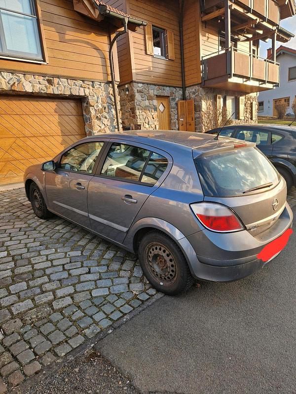 Gebraucht Opel Astra Sport 101 PS (74 kW) 2004 Grau Limousine