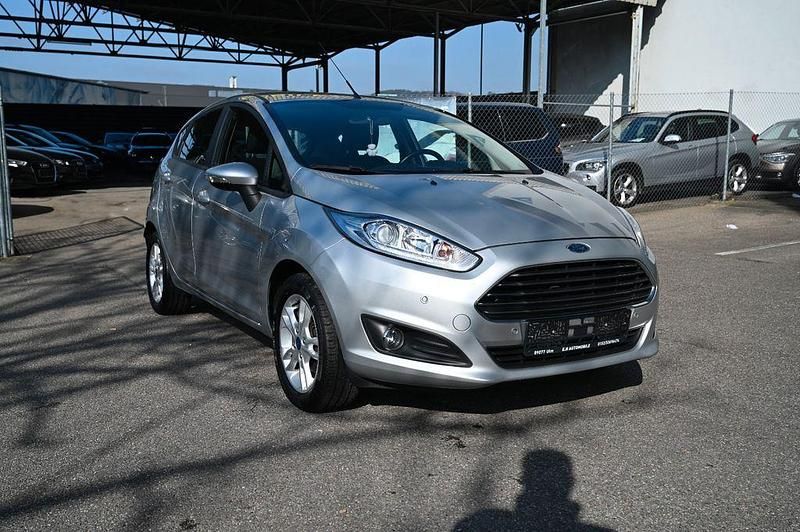 Gebraucht Ford Fiesta 80 PS (58 kW) 2016 Silber Limousine