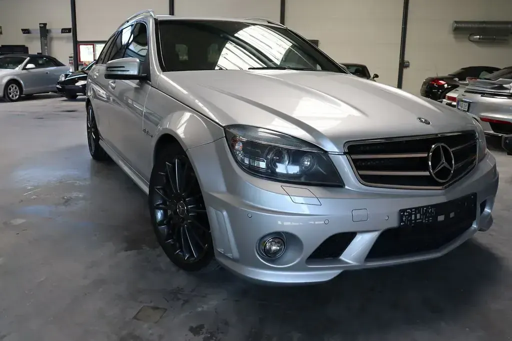 Gebraucht Mercedes C63 AMG Avantgarde 457 PS (336 kW) 2009 Silber Limousine