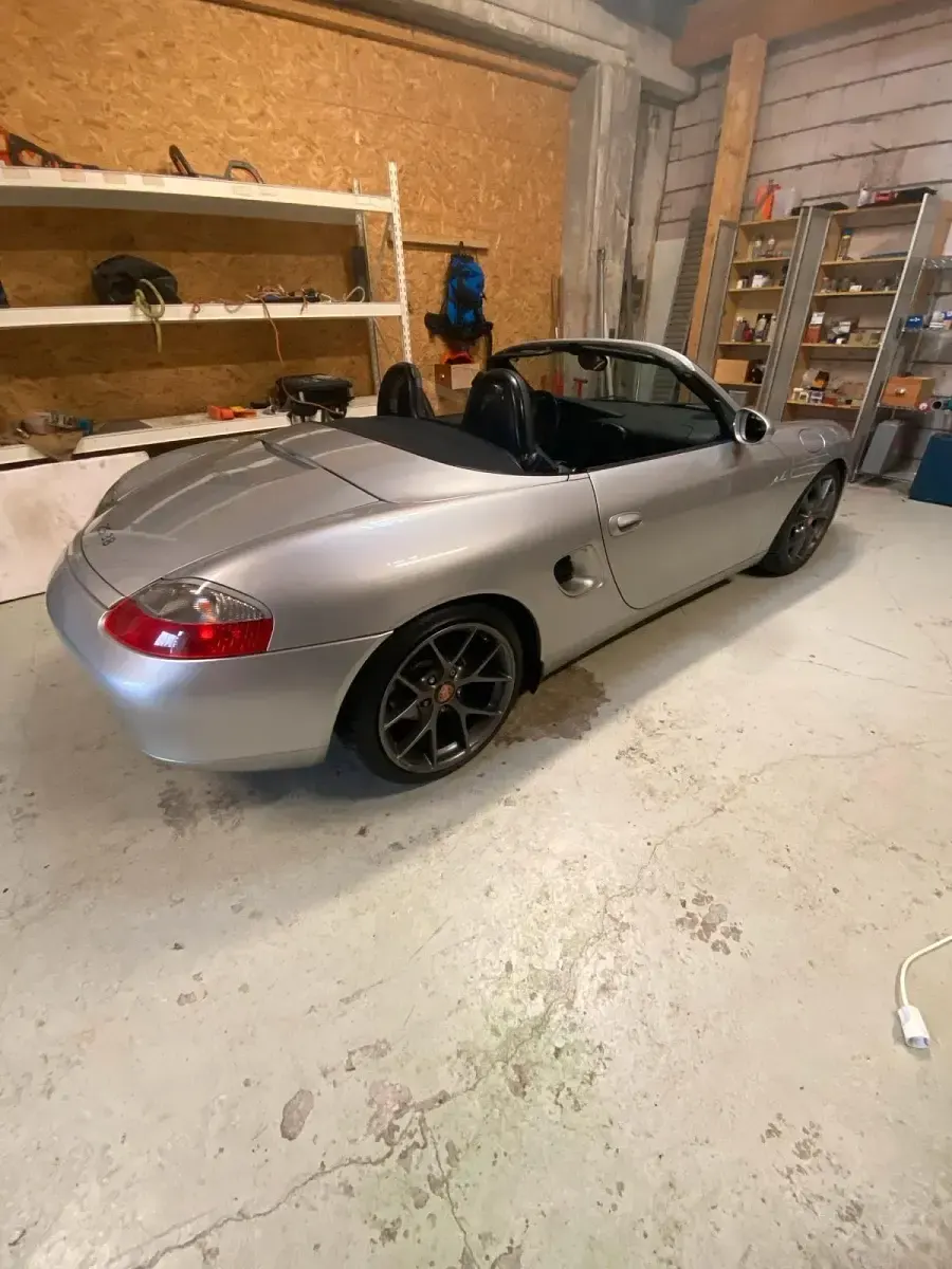 Begagnad Porsche Boxster 320 HK (235 kW) 1999 Silver Cab