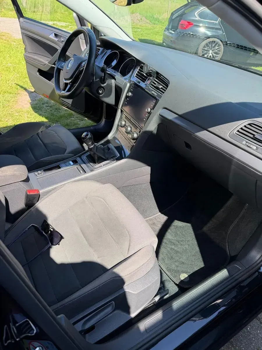 Gebraucht VW Golf VII 125 PS (91 kW) 2018 Schwarz Limousine
