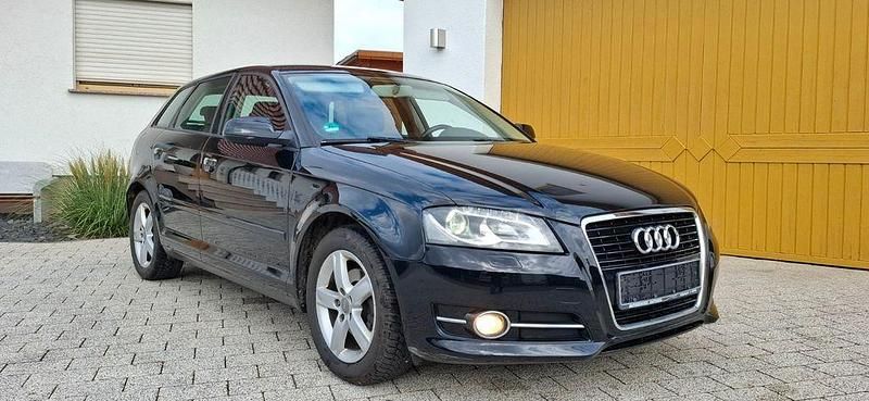 Schwarz Gebraucht 2012 Audi A3 Sportback Attraction Limousine | 5.999 € (Guter Preis) - Bild 1/4