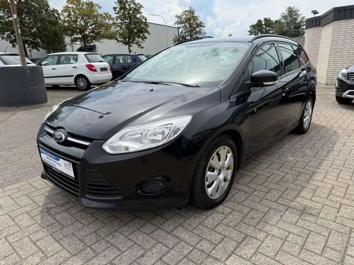 Gebraucht Ford Focus Trend 116 PS (85 kW) 2012 Schwarz Kombi