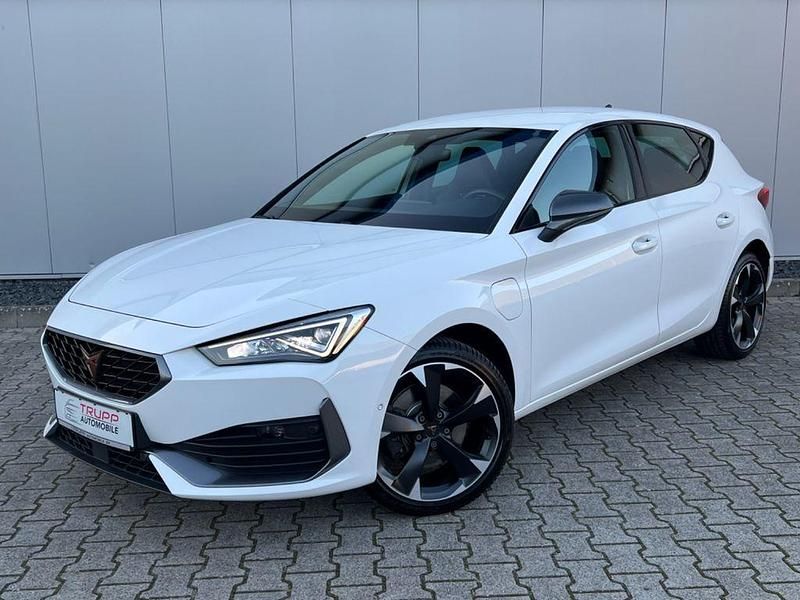 Weiß Gebraucht 2022 Cupra Leon Limousine | 22.950 € (Fairer Preis) - Bild 1/4