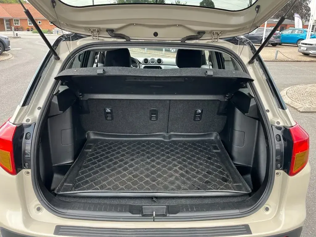 Gebraucht Suzuki Vitara Active 120 PS (88 kW) 2015 Braun SUV