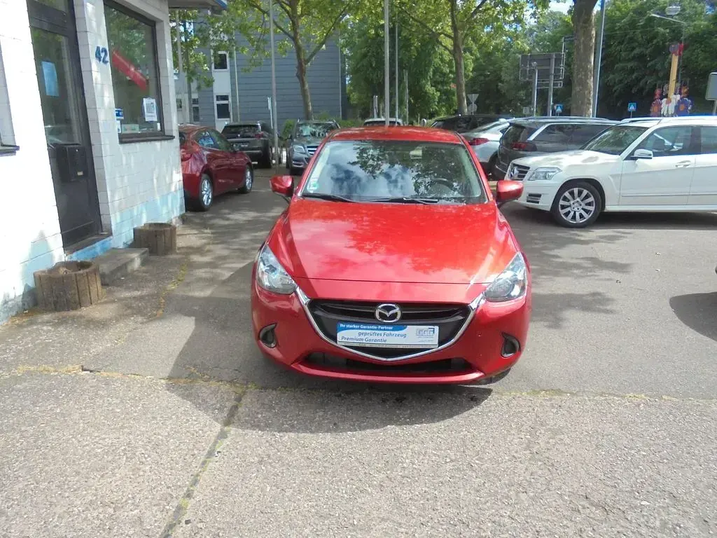 Gebraucht Mazda 2 Center-Line 75 PS (55 kW) 2016 Rot Limousine