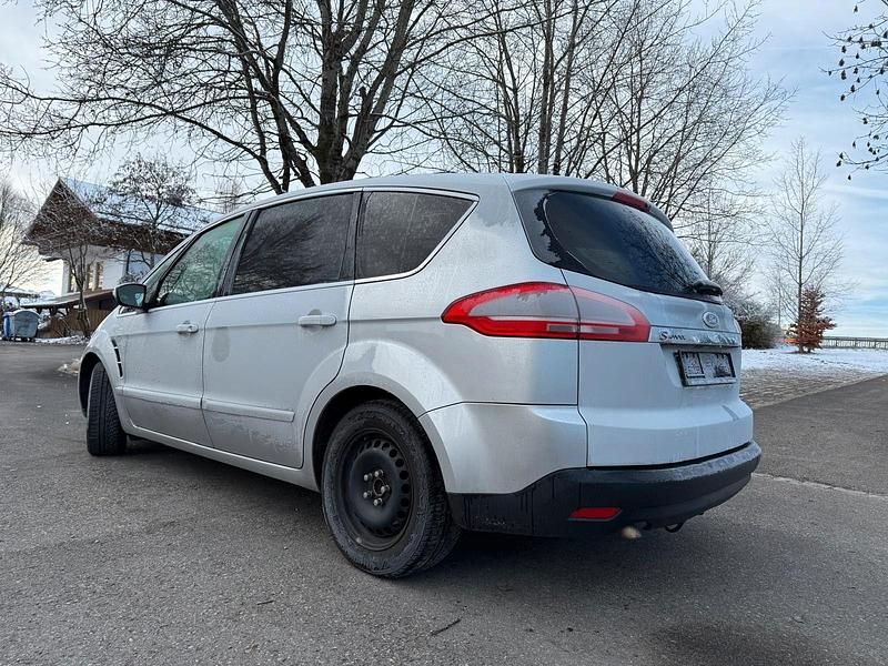 Gebraucht Ford S-MAX Titanium 163 PS (119 kW) 2013 Silber Van / Kleinbus