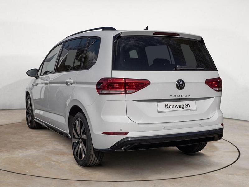 Gebraucht VW Touran Highline 150 PS (110 kW) 2025 Weiß Van / Kleinbus