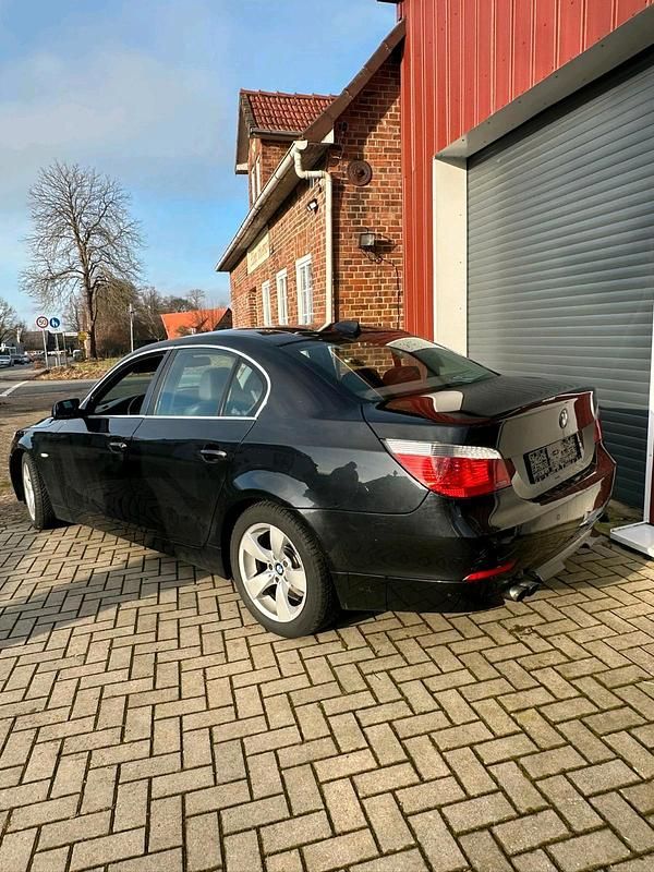 Gebraucht BMW 523 177 PS (130 kW) 2005 Schwarz Limousine