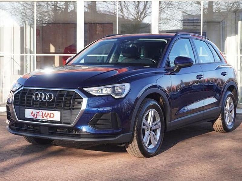 Gebraucht Audi Q3 Comfort 150 PS (110 kW) 2022 Navarrablau metallic SUV