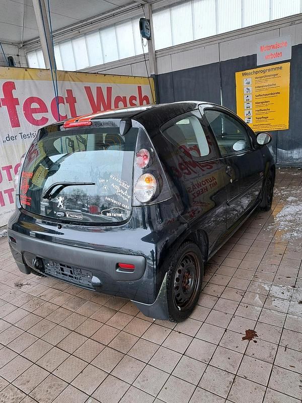 Gebraucht Peugeot 107 68 PS (50 kW) 2006 Schwarz Kleinwagen