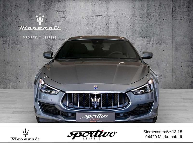 Grau (grau (grigio evoluzione )) Gebraucht 2021 Maserati Ghibli Coupé | 48.111 € (Guter Preis) - Bild 1/4
