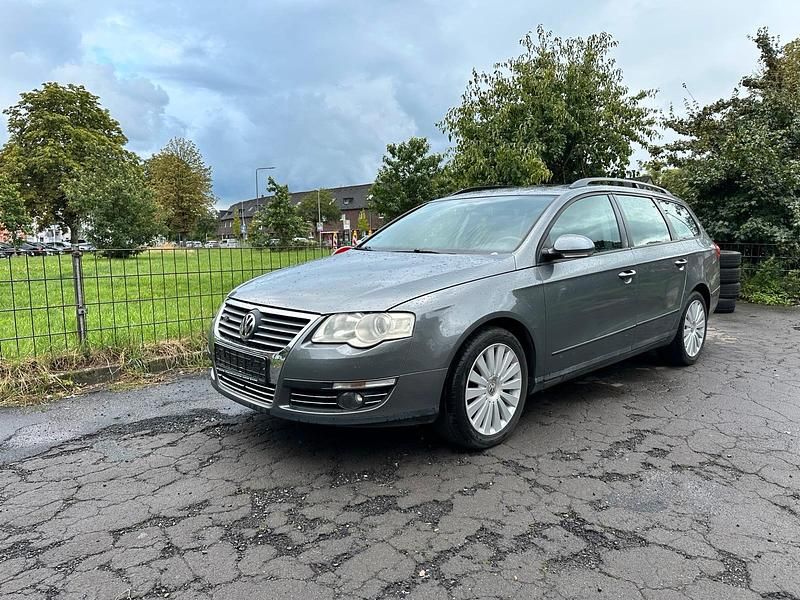 Grau Gebraucht 2005 VW Passat Kombi | 1.500 € (Superpreis) - Bild 1/4