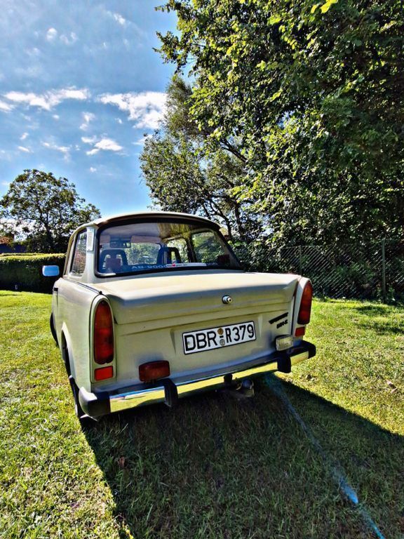 Weiß Gebraucht 1988 Trabant 601 Kleinwagen | 4.500 € - Bild 1/4