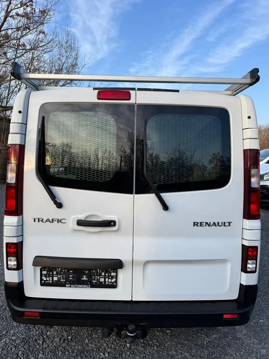 Gebraucht Renault Trafic 140 PS (102 kW) 2015 Weiß Van / Kleinbus