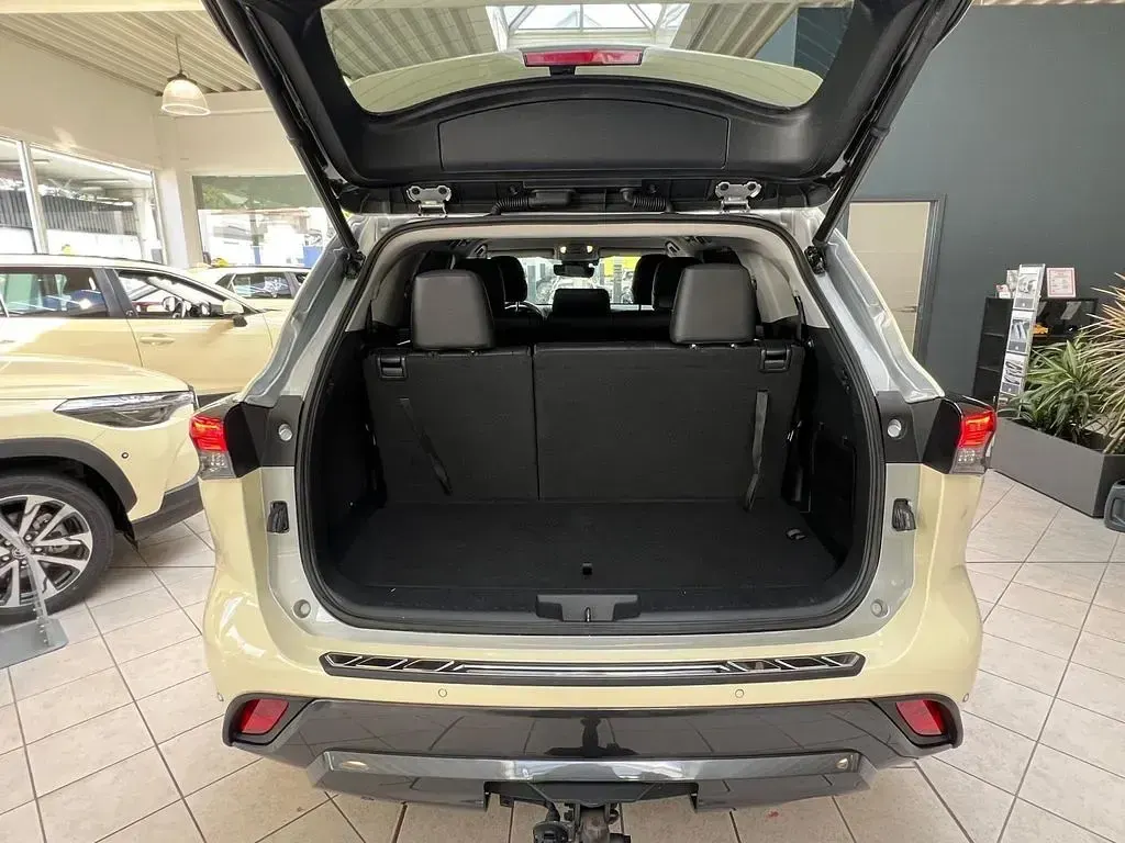 Gebraucht Toyota Highlander Executive 243 PS (178 kW) 2021 Marlingrau metallic SUV