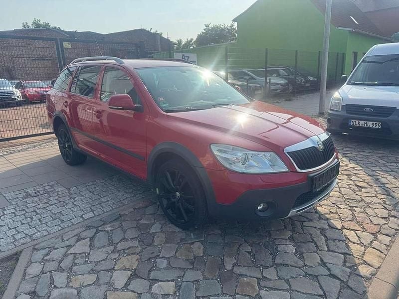 Gebraucht Skoda Octavia Scout Scout 4x4 140 PS (102 kW) 2010 Cervena corrida/corrida rot Kombi
