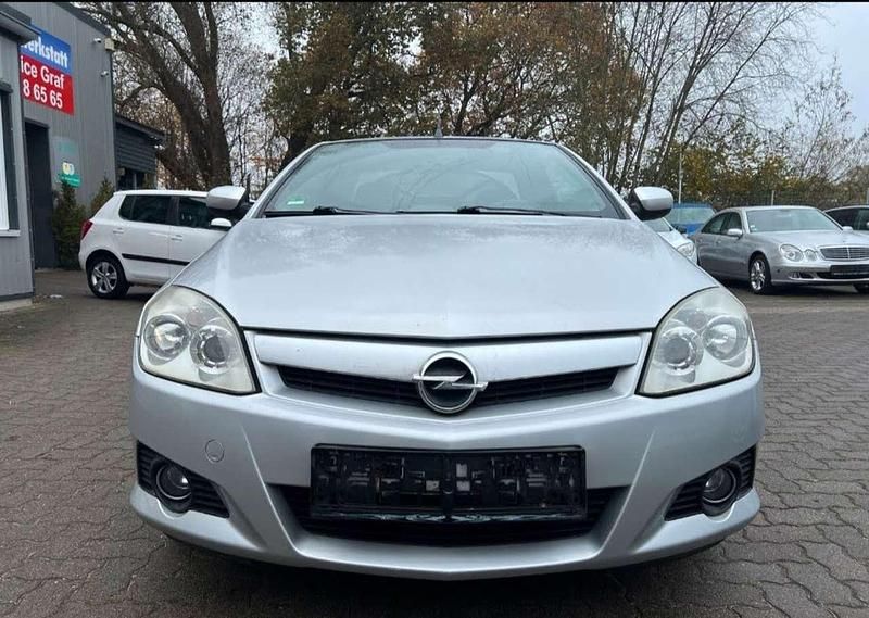 Gebraucht Opel Tigra Sport 125 PS (91 kW) 2004 Silber Cabrio