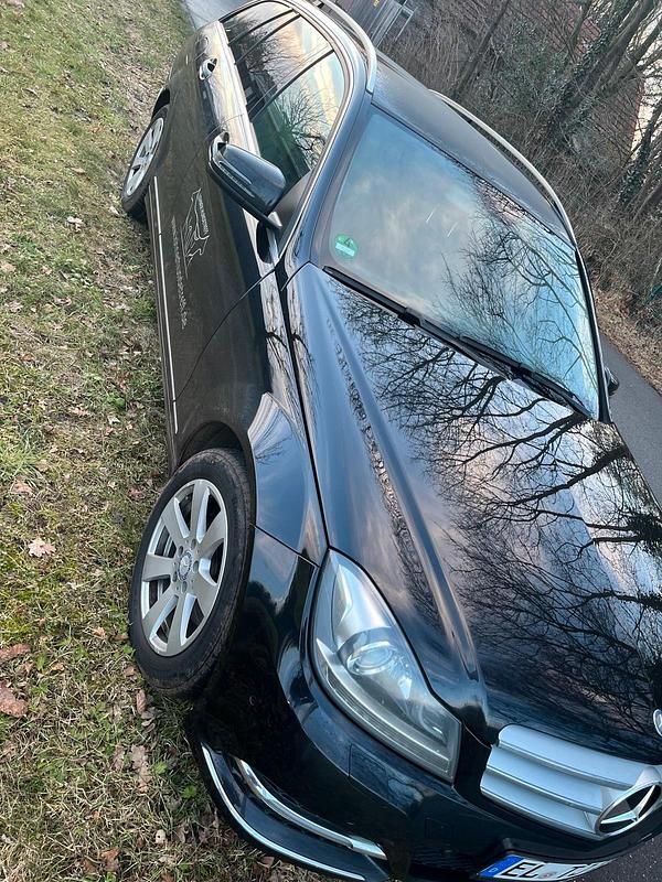 Gebraucht Mercedes C250 204 PS (150 kW) 2014 Schwarz Kombi