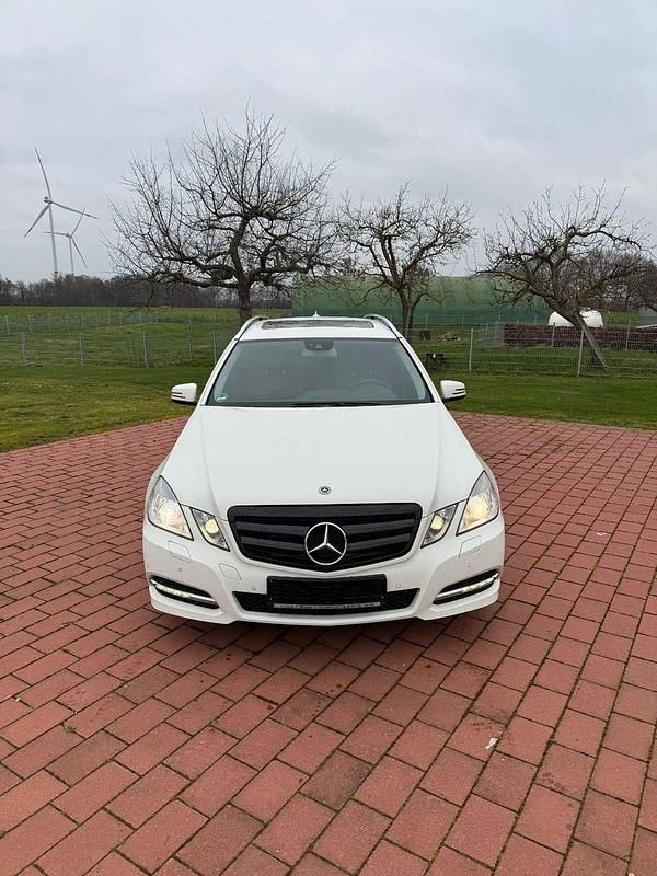 Gebraucht Mercedes E350 265 PS (194 kW) 2011 Weiß Kombi
