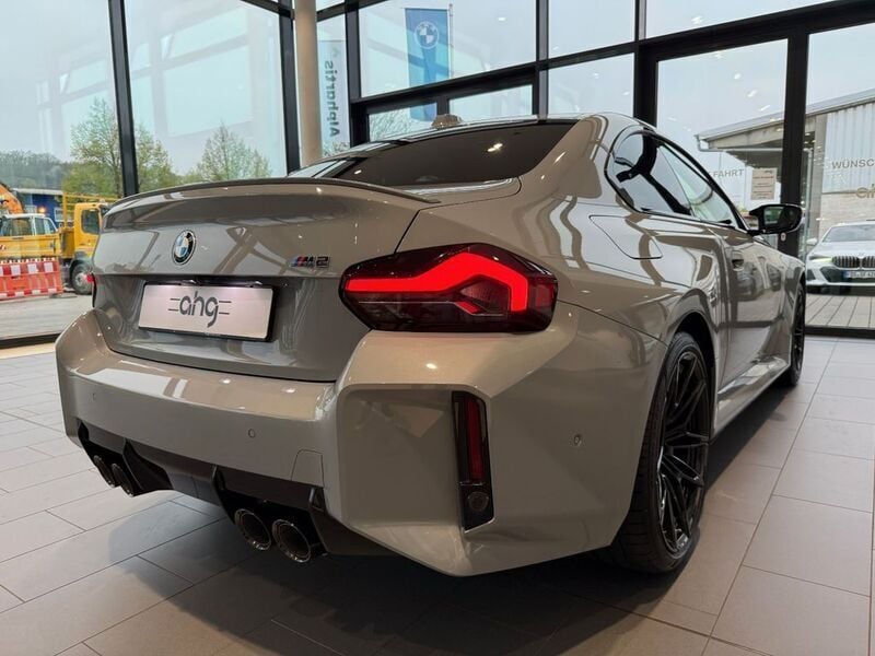 Gebraucht BMW M2 Performance 480 PS (353 kW) 2024 M brooklyn grau metallic Coupé