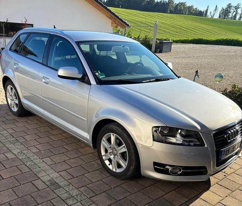 Gebraucht Audi A3 105 PS (77 kW) 2012 Silber Kleinwagen