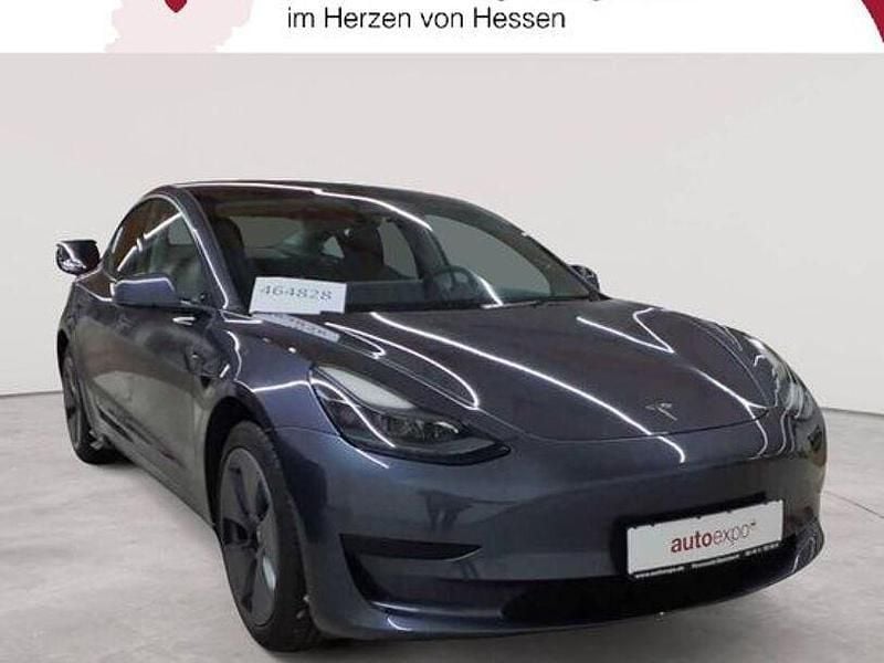 Grau Gebraucht 2022 Tesla Model 3 RWD Limousine | 24.189 € (Fairer Preis) - Bild 1/4