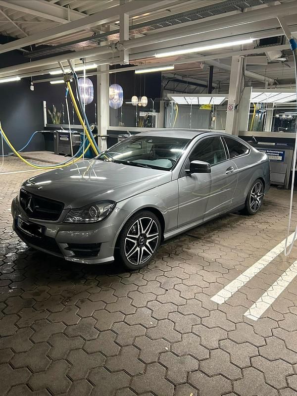 Gebraucht Mercedes 250 204 PS (150 kW) 2012 Grau Coupé