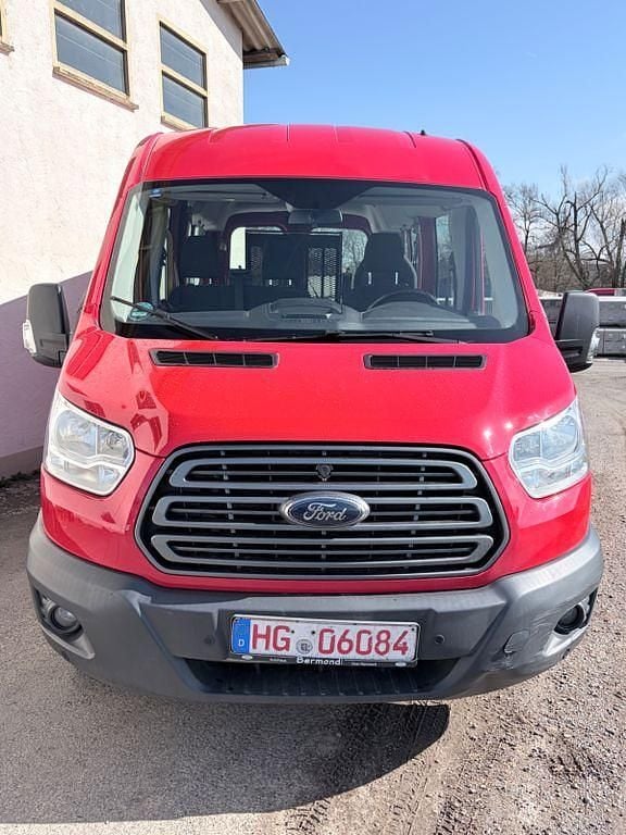 Gebraucht Ford Transit Trend 105 PS (77 kW) 2019 Rot Van / Kleinbus