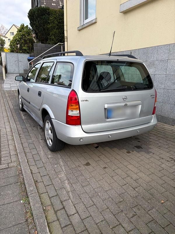 Second-hand Opel Astra 101 CP (74 kW) 2000 Argintiu Break