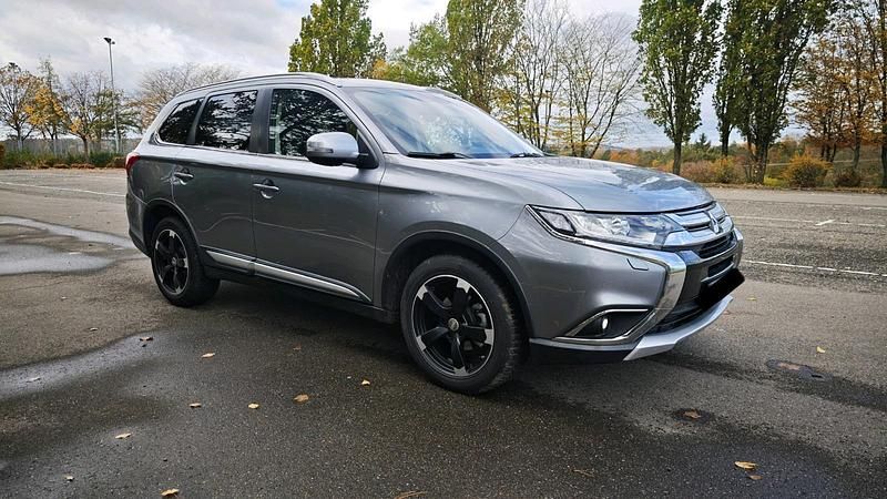 Gebraucht Mitsubishi Outlander Edition 150 PS (110 kW) 2018 Grau SUV