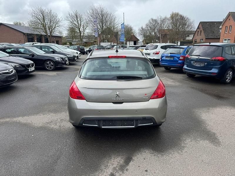 Gebraucht Peugeot 308 Active 120 PS (88 kW) 2012 Grau Kombi