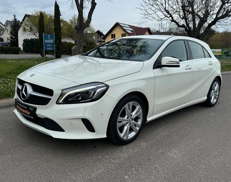 Gebraucht Mercedes A180 122 PS (89 kW) 2017 Weiß Kleinwagen