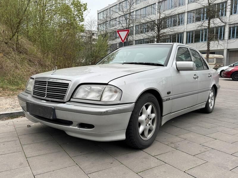 Silber Gebraucht 1998 Mercedes C180 Limousine | 2.490 € (Superpreis) - Bild 1/4